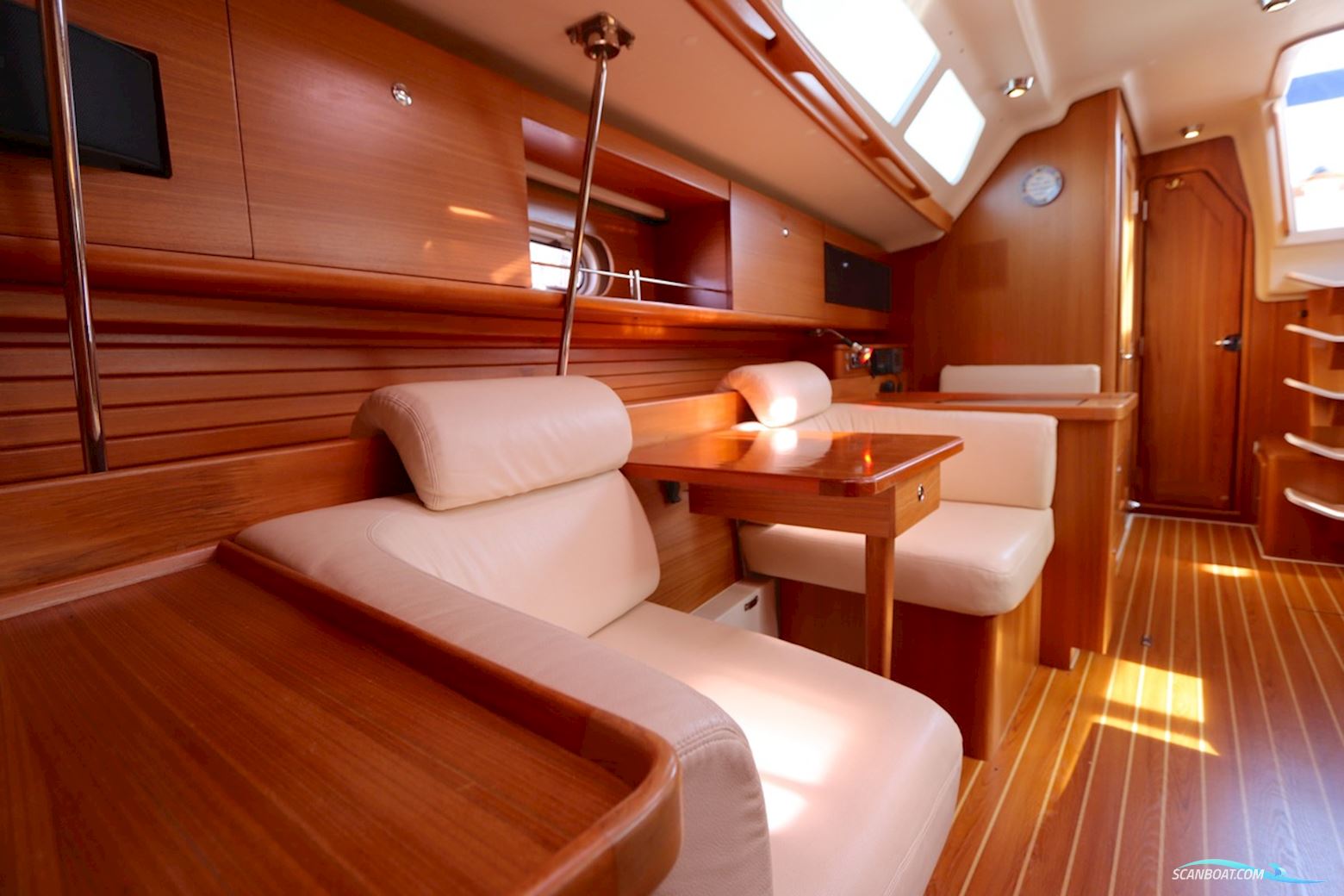 Catalina 445