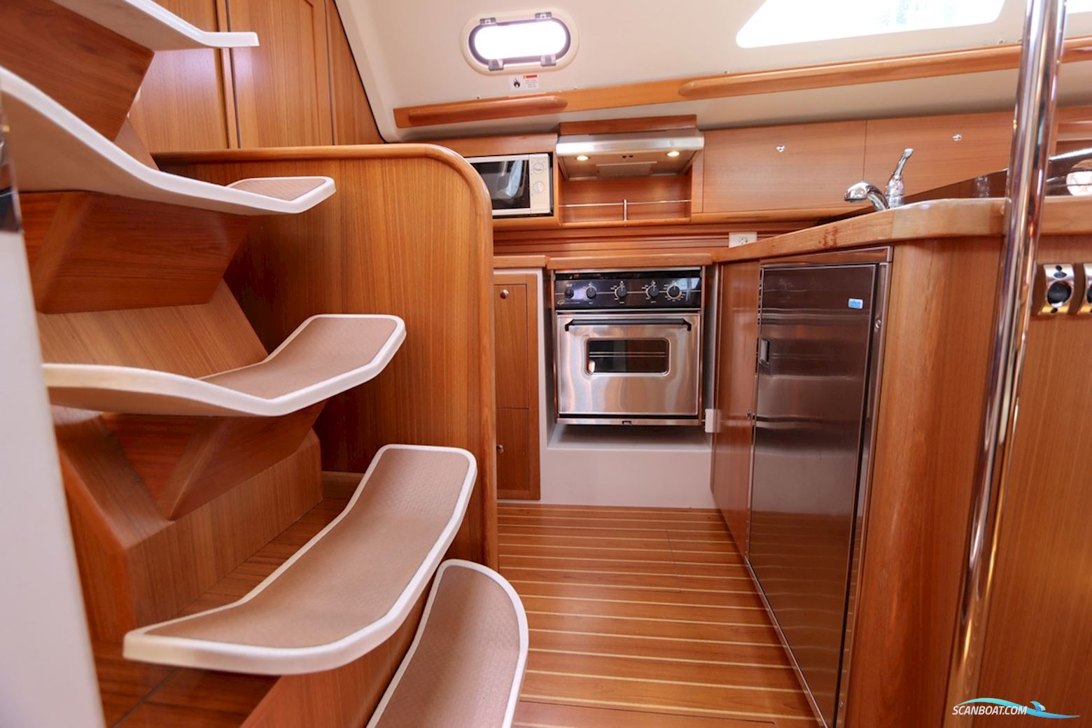 Catalina 445