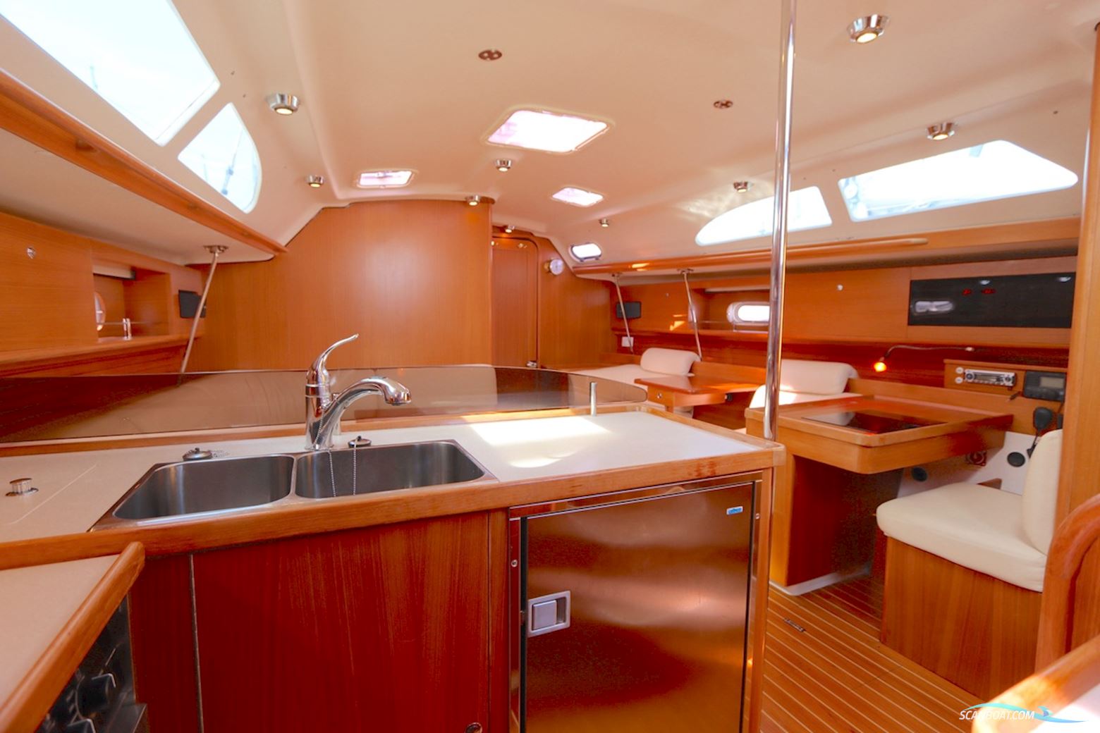 Catalina 445