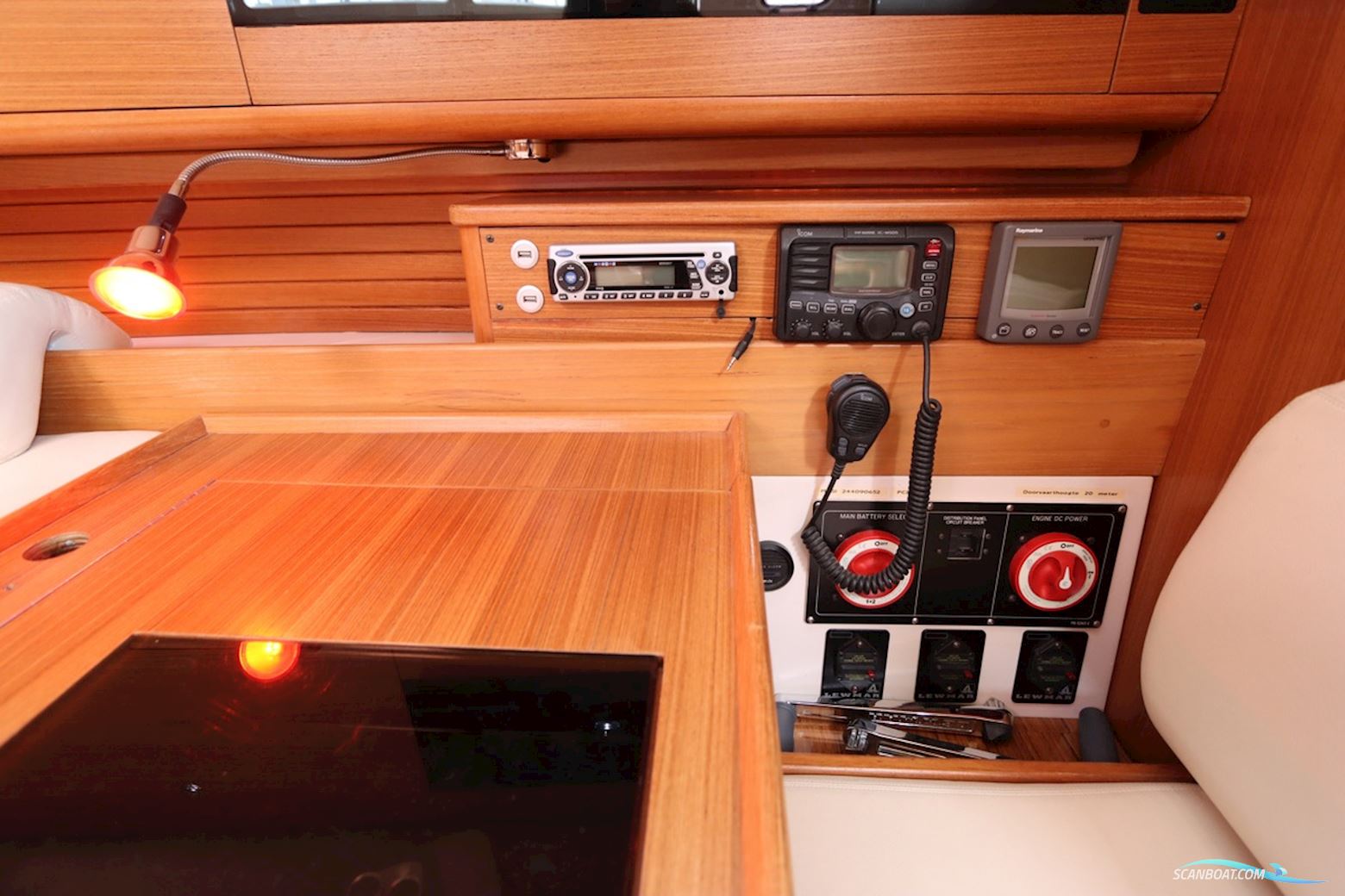 Catalina 445