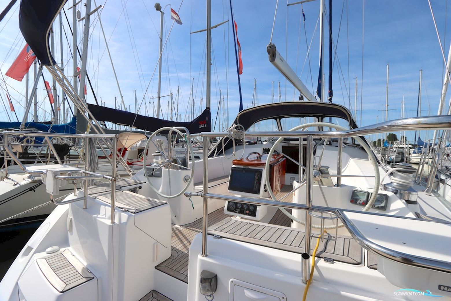 Catalina 445