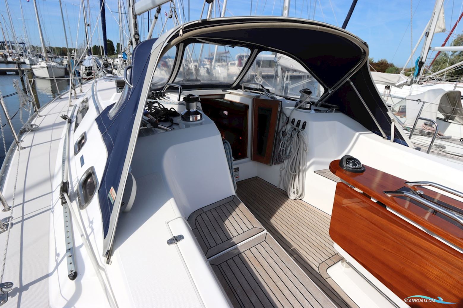 Catalina 445
