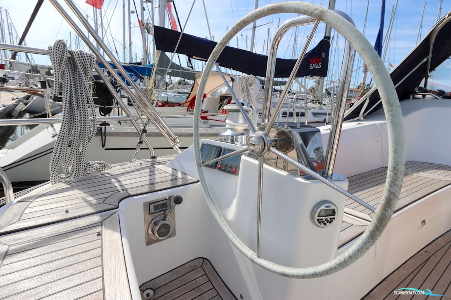 Catalina 445