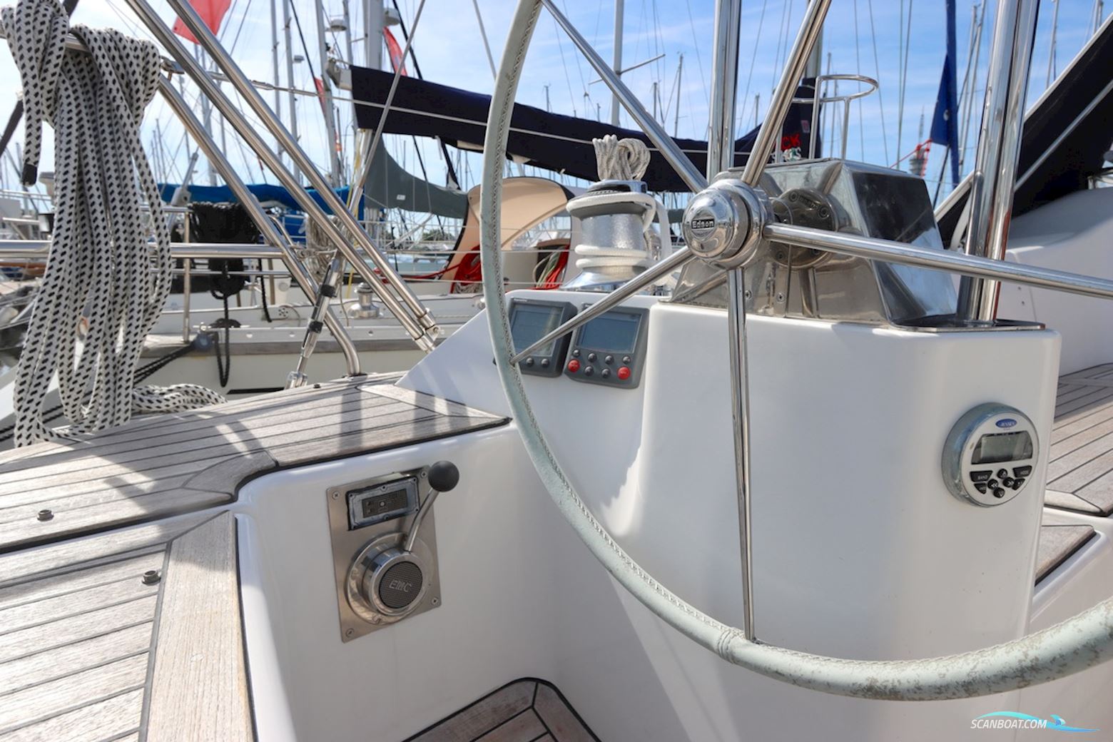 Catalina 445