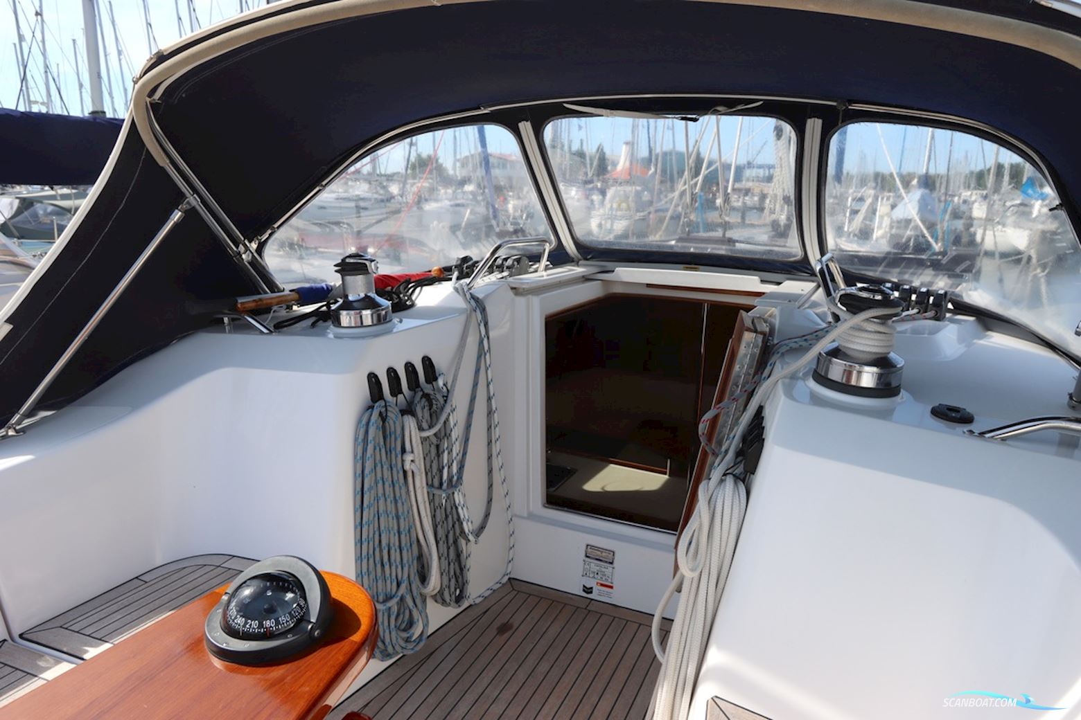 Catalina 445