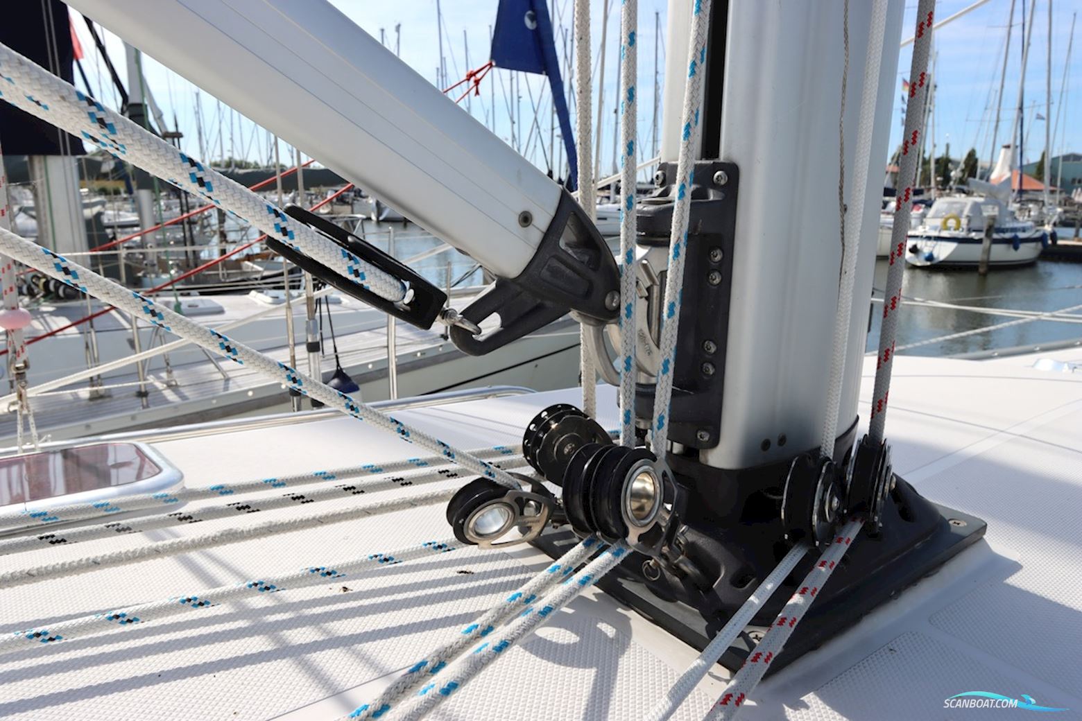 Catalina 445