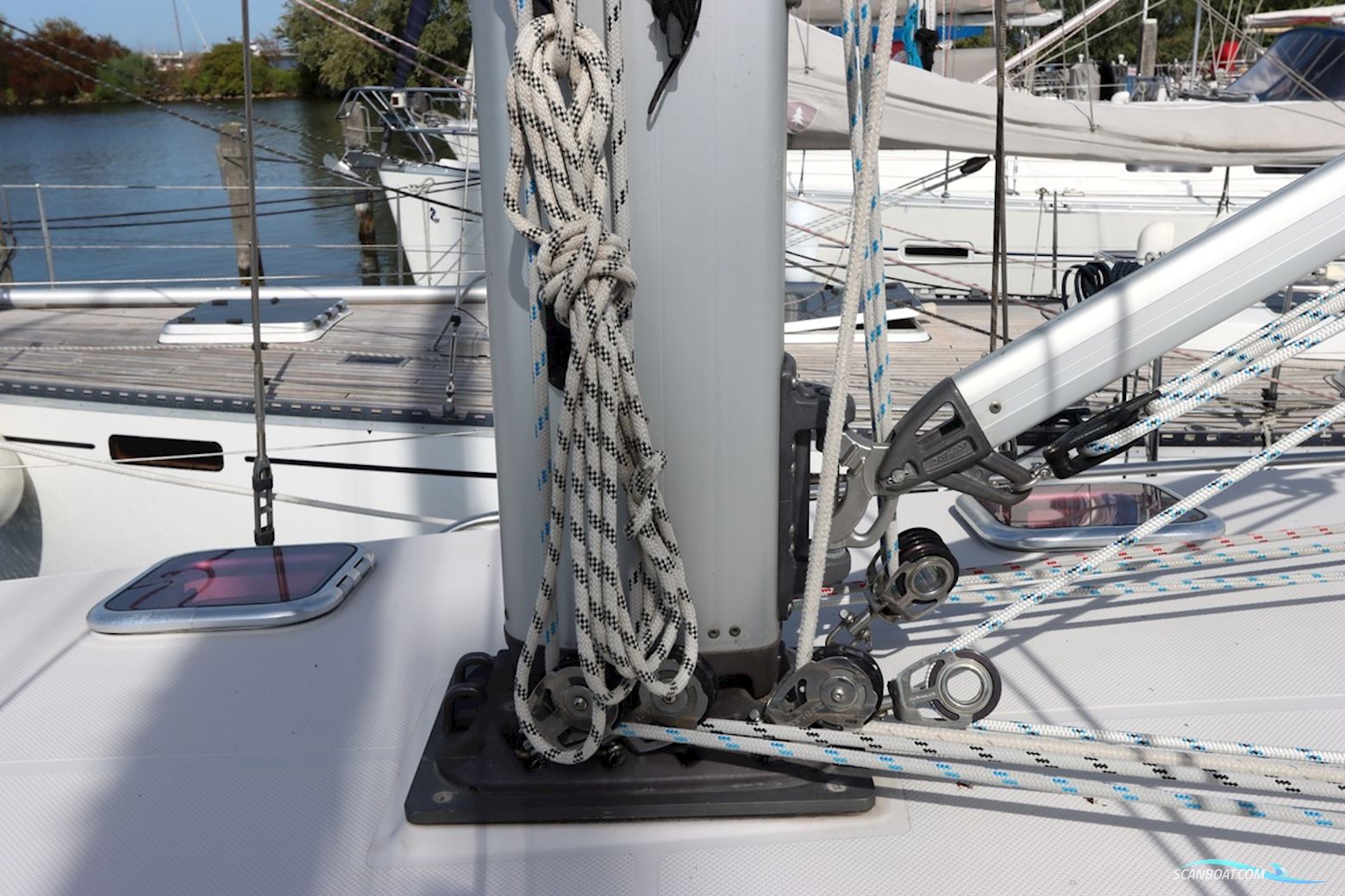 Catalina 445