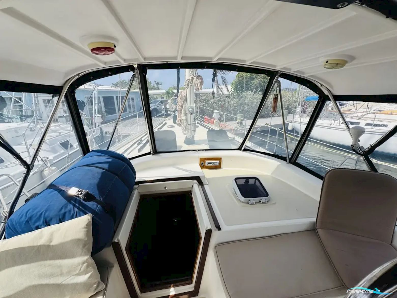 Catalina Out Island Classic 41