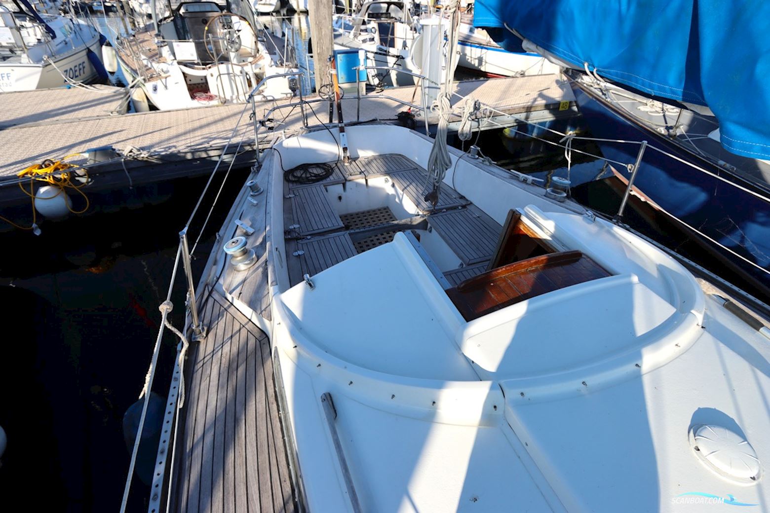 CENTURION 32