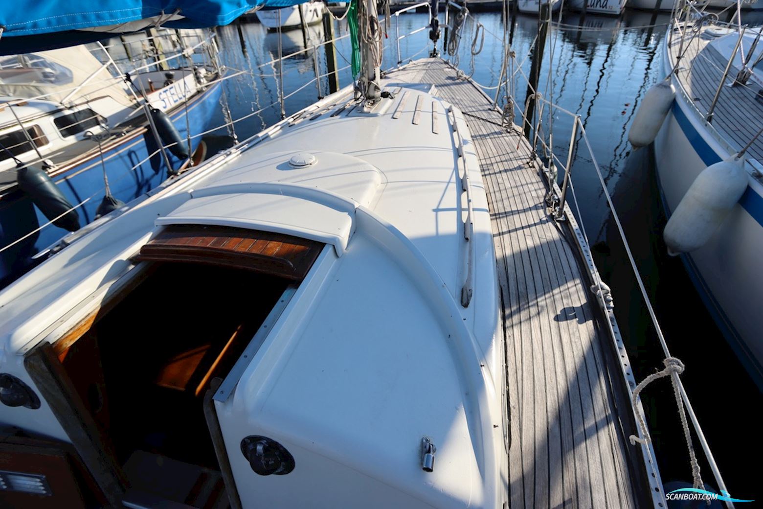 CENTURION 32
