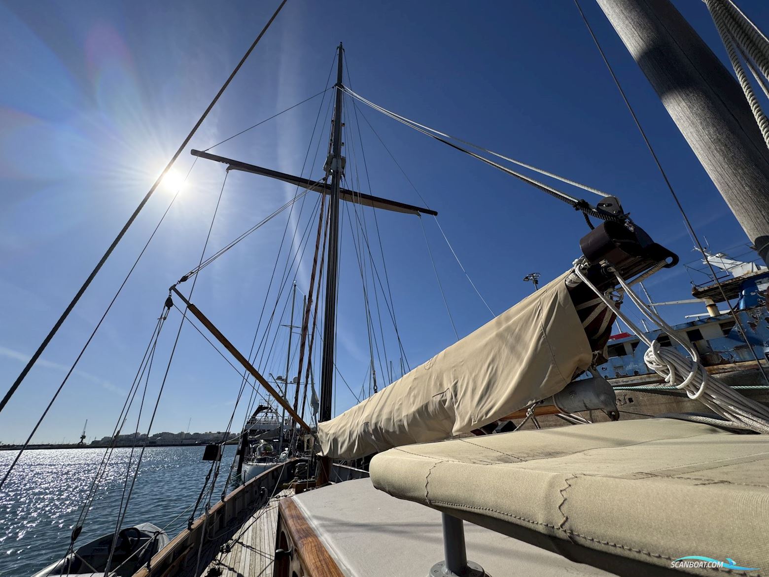 Classic Ketch Pilot House 65ft