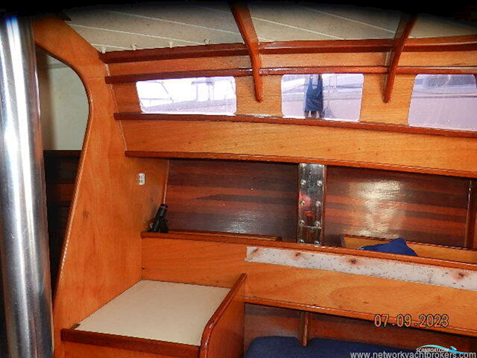 Classic Yacht Mullins Monarch 23