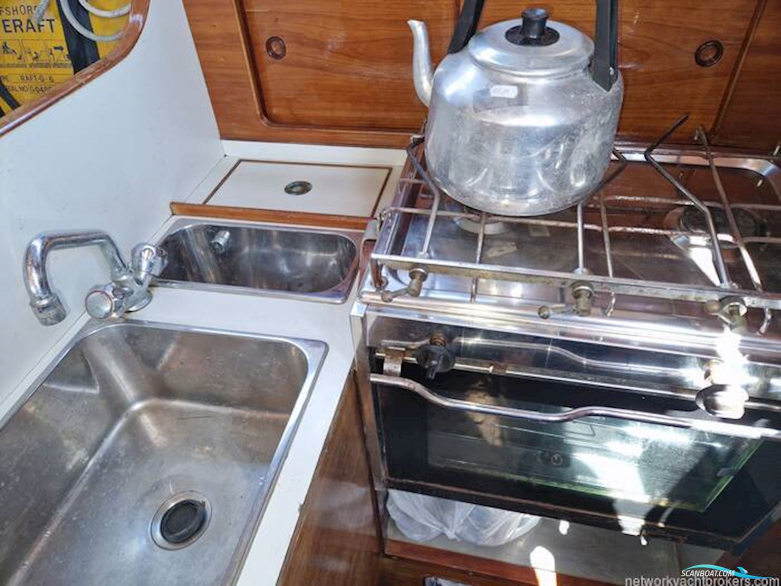 Classic Yacht Robertson 35