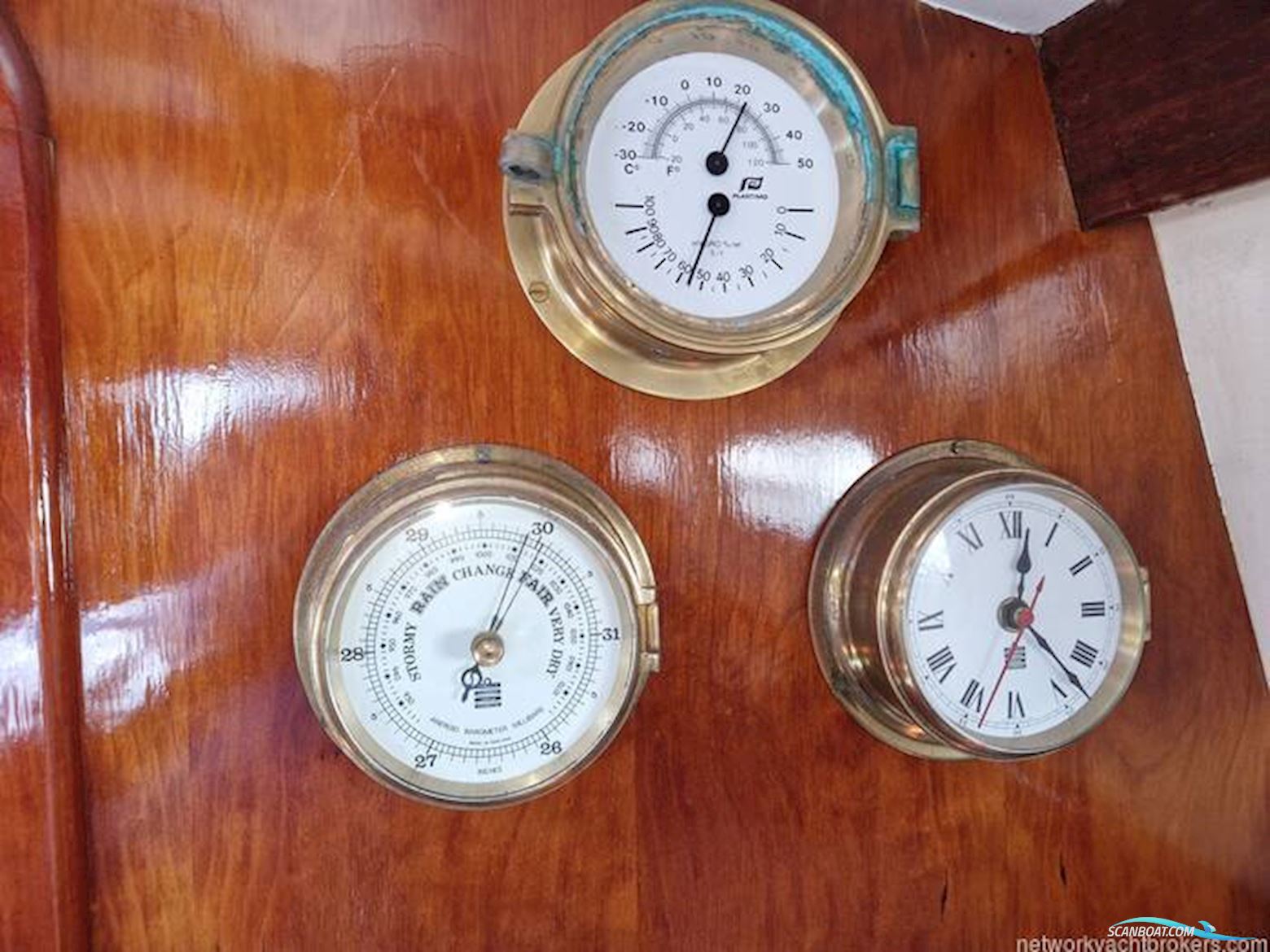 Classic Yacht Robertson 35