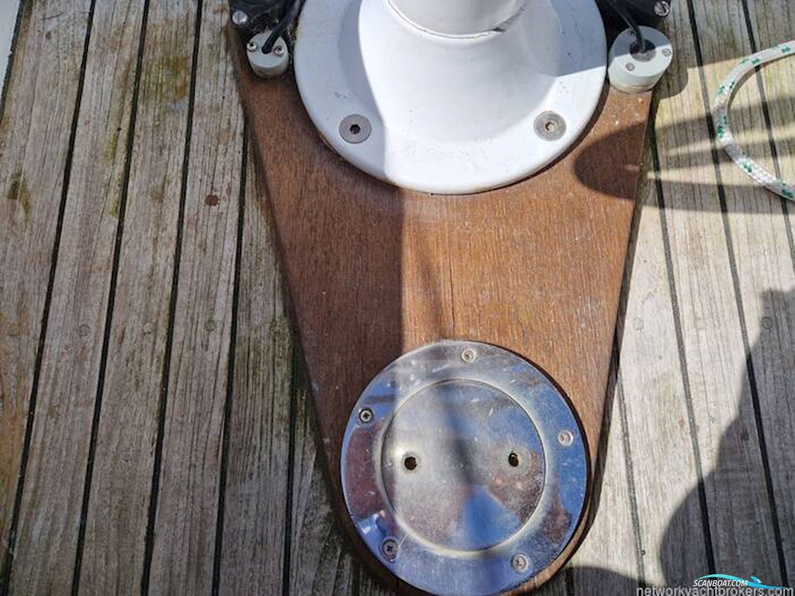 Classic Yacht Robertson 35