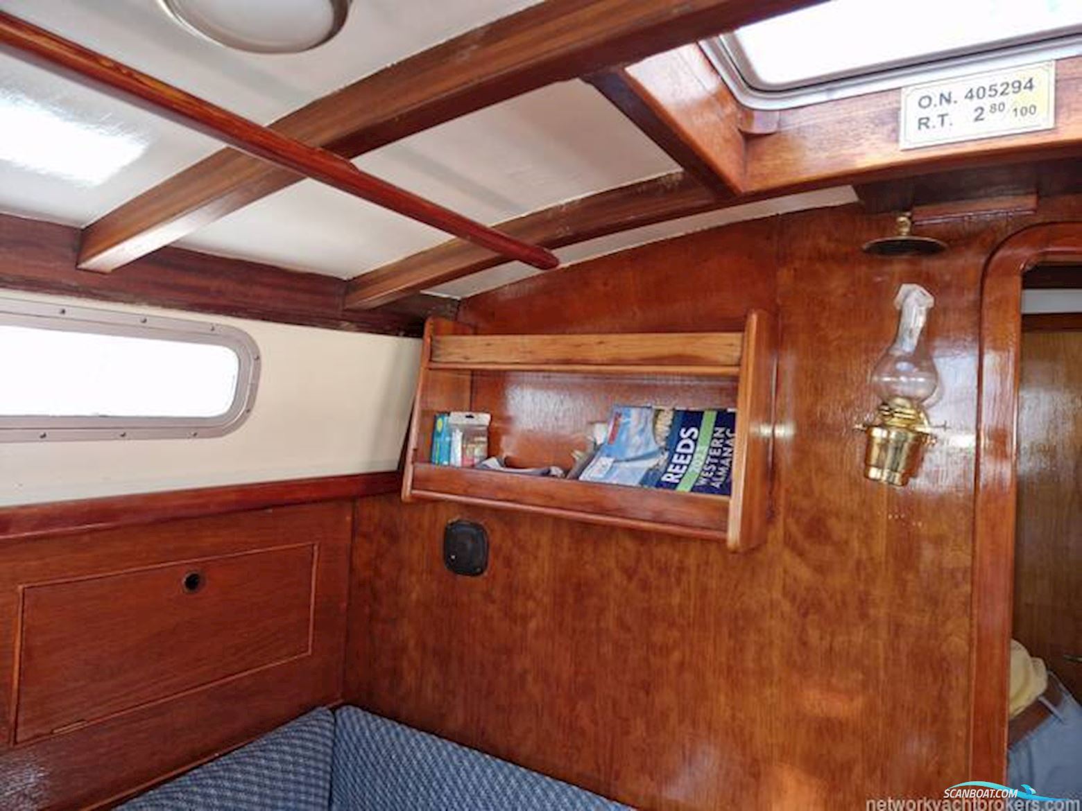 Classic Yacht Robertson 35