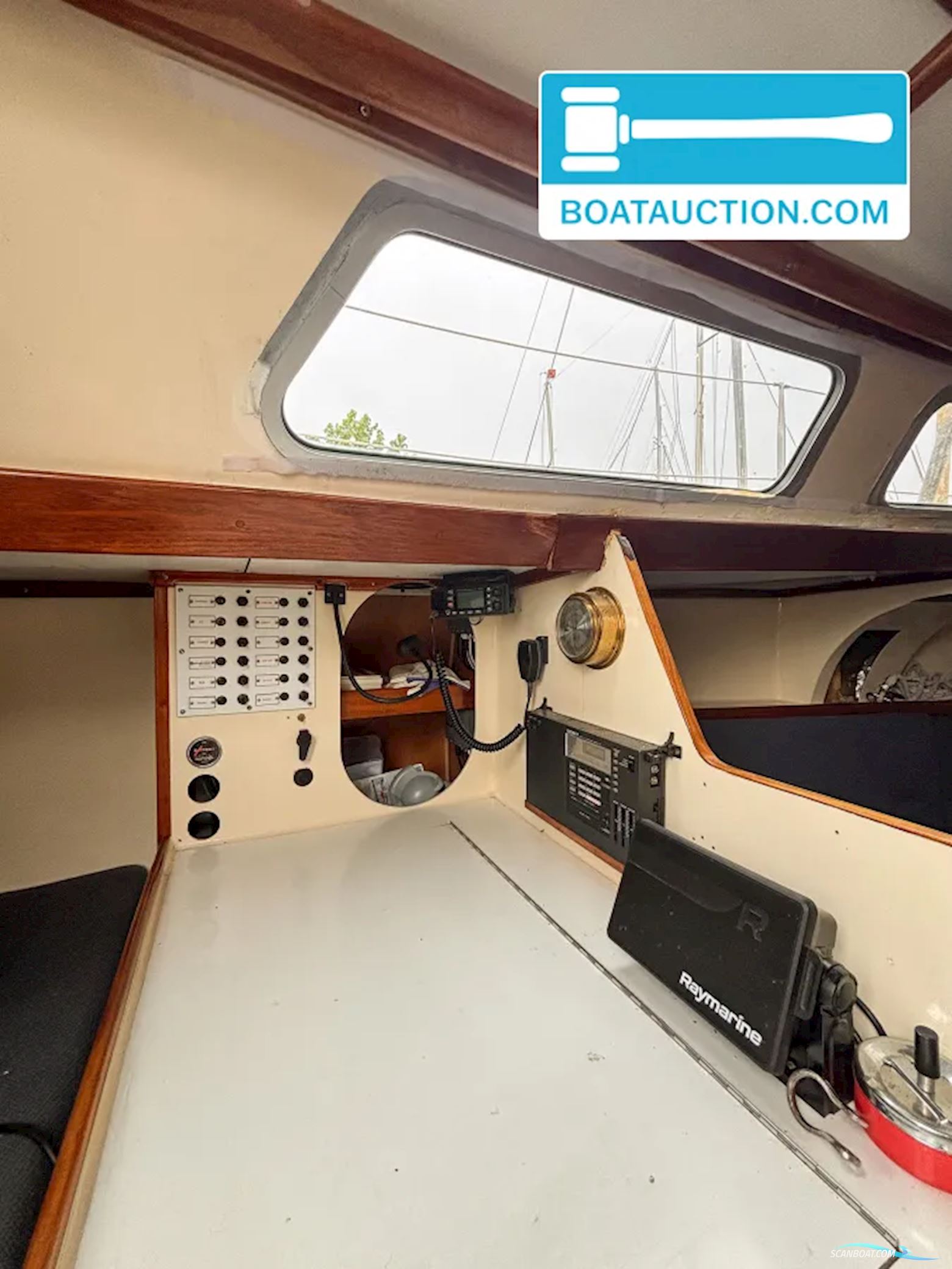 Colvic UFO 34