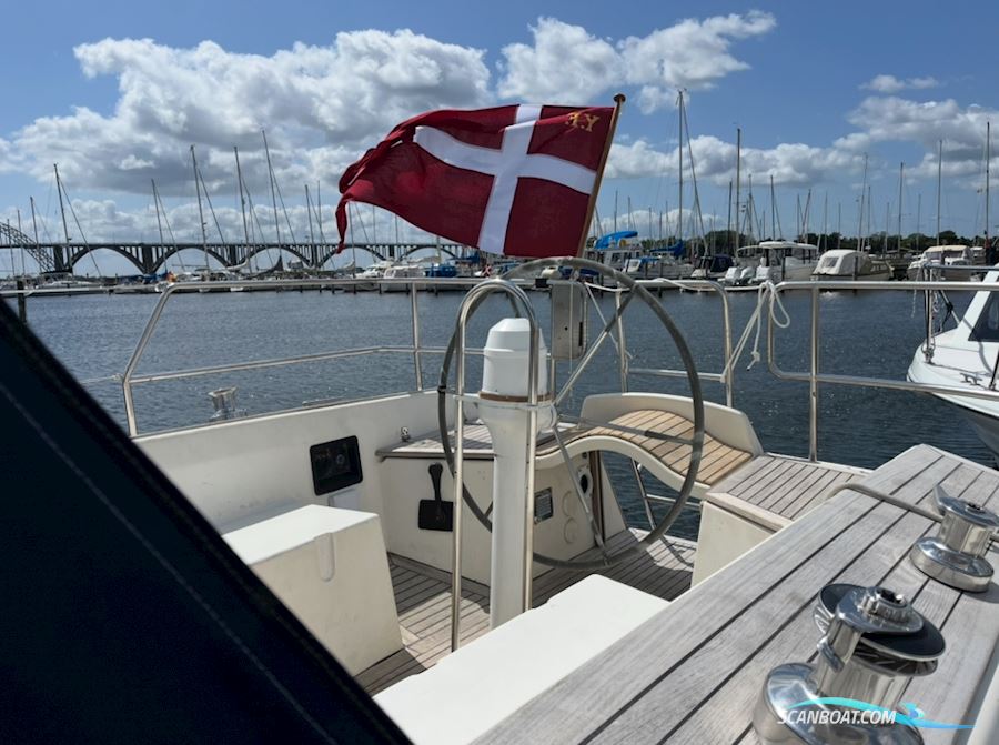 Compis 33 Sailingboat 1984, with Yanmar 2GM20c engine, Denmark