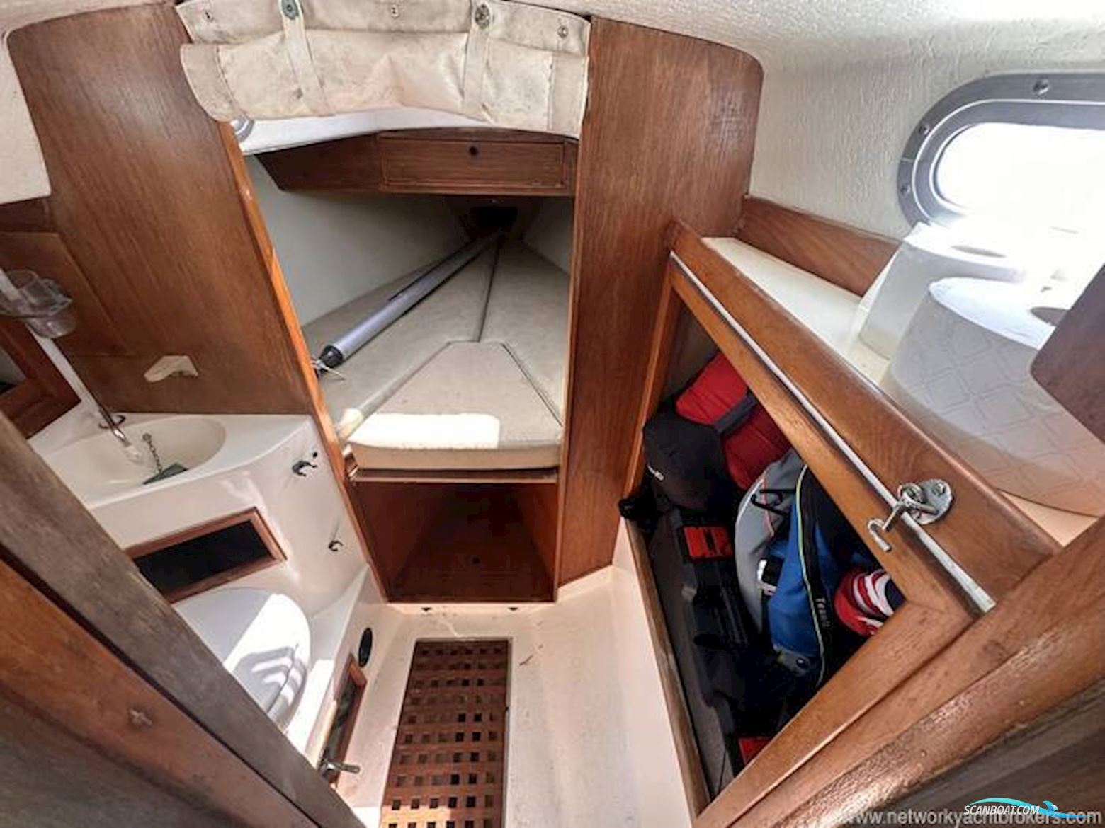 Contessa 32