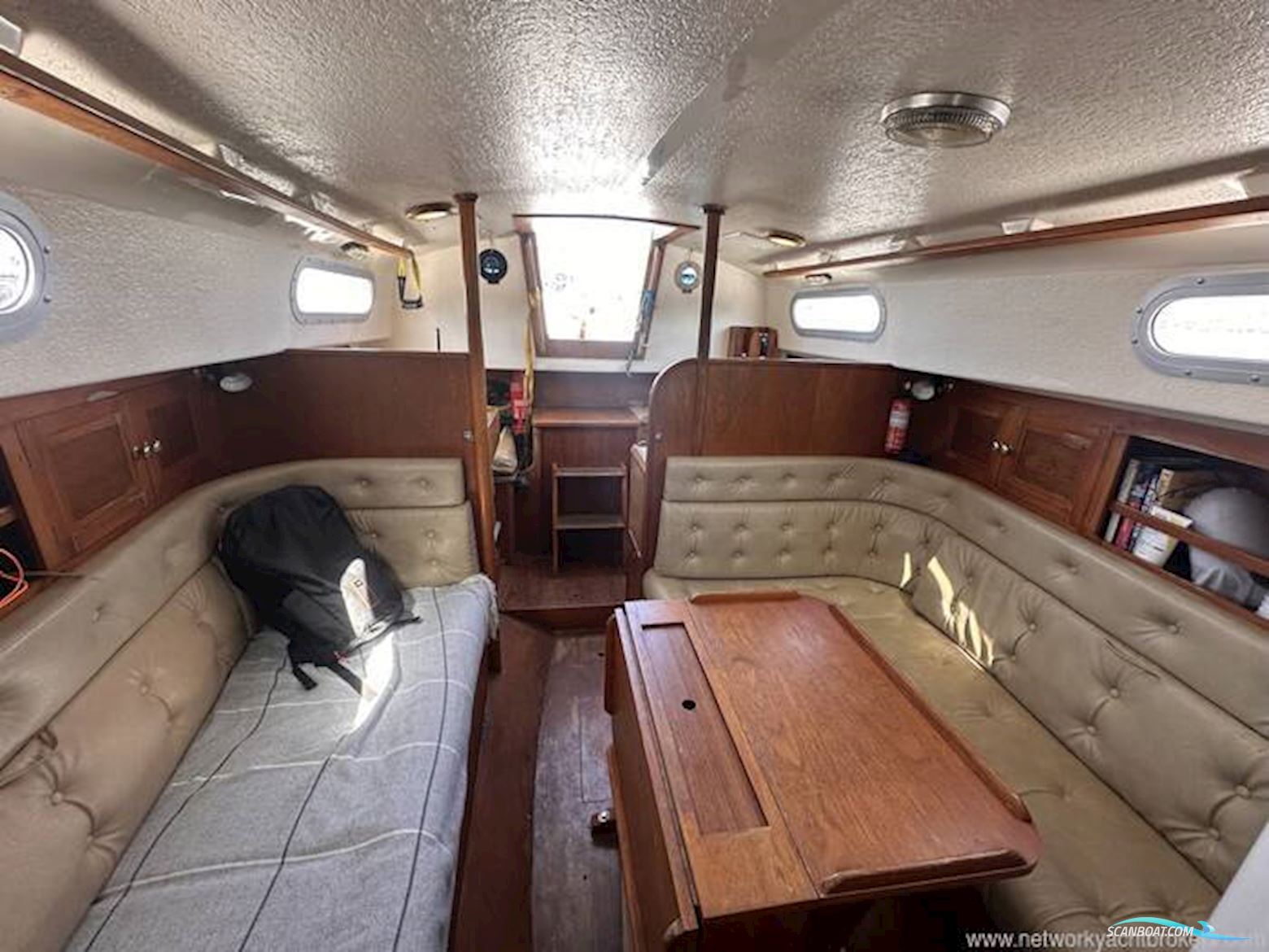 Contessa 32