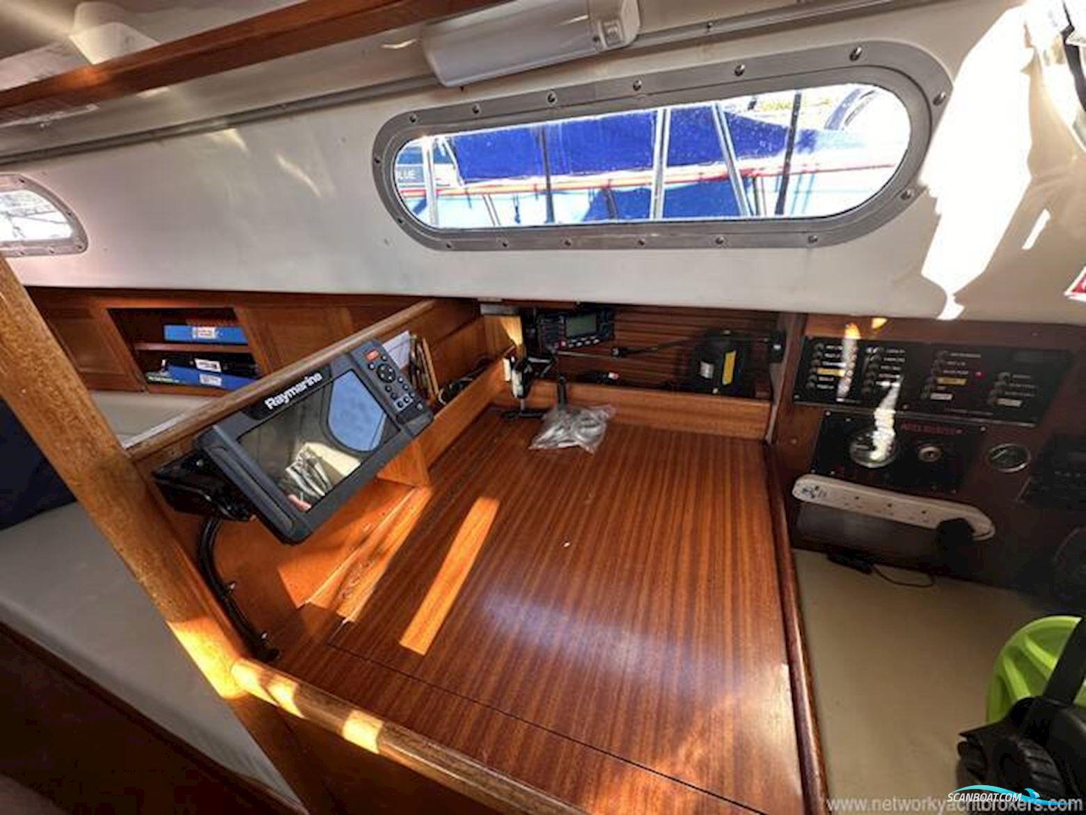 Contessa 32
