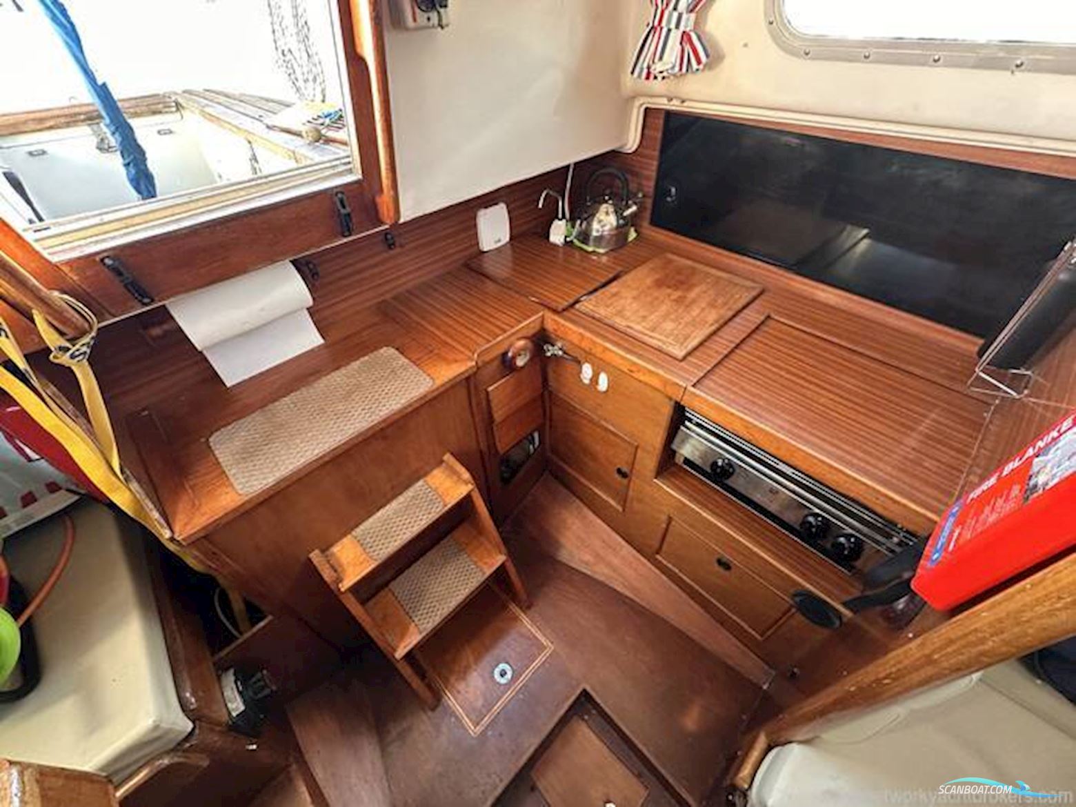 Contessa 32