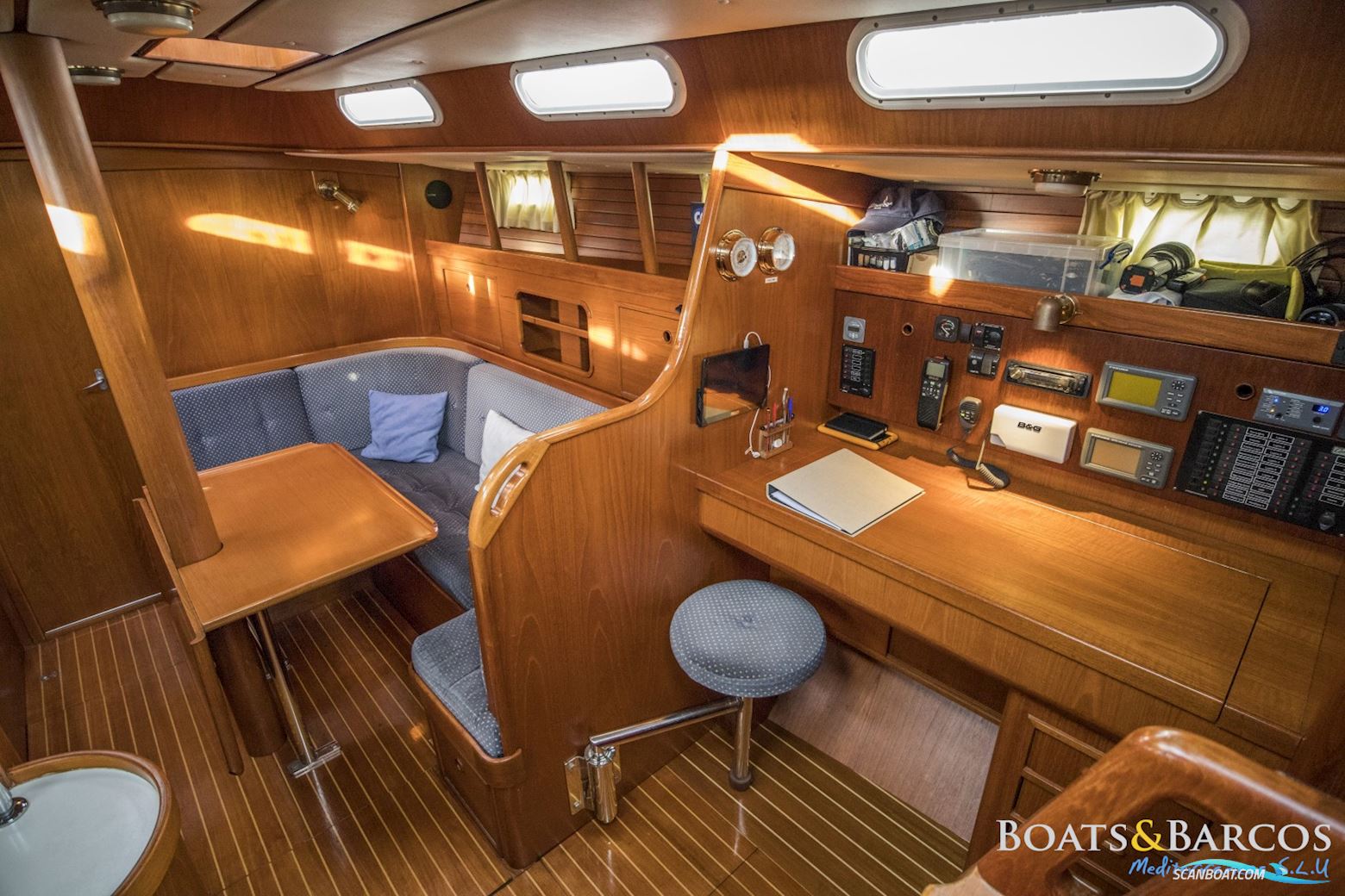 Contest Yachts 43