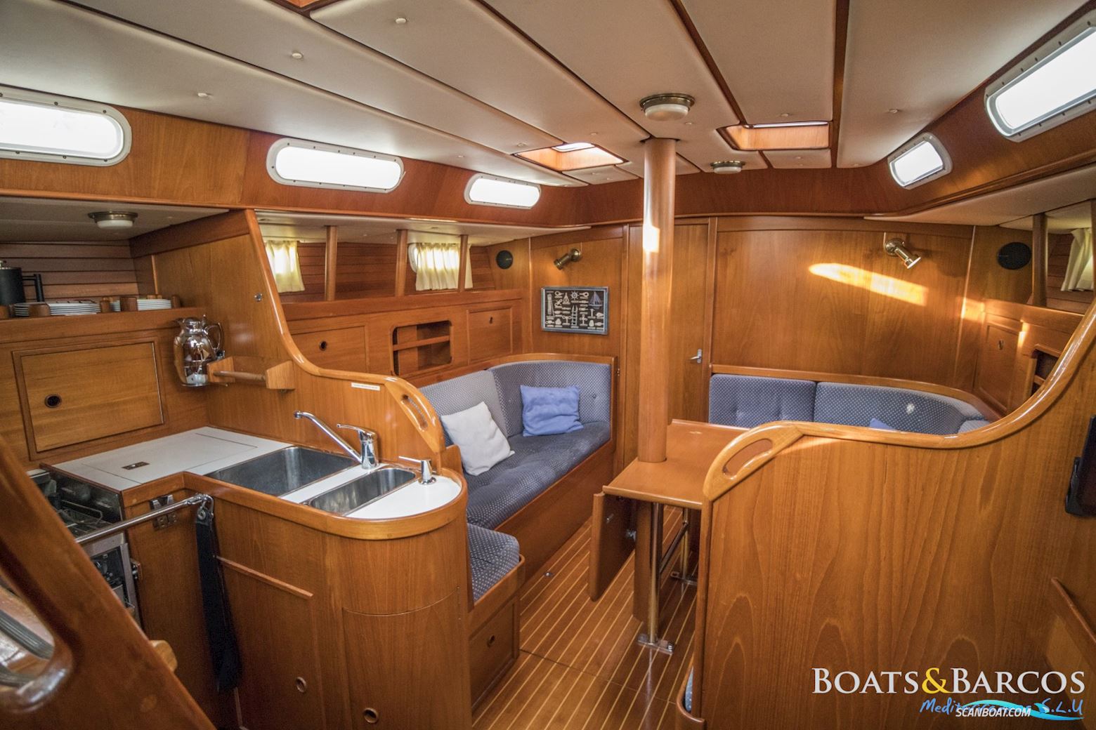 Contest Yachts 43