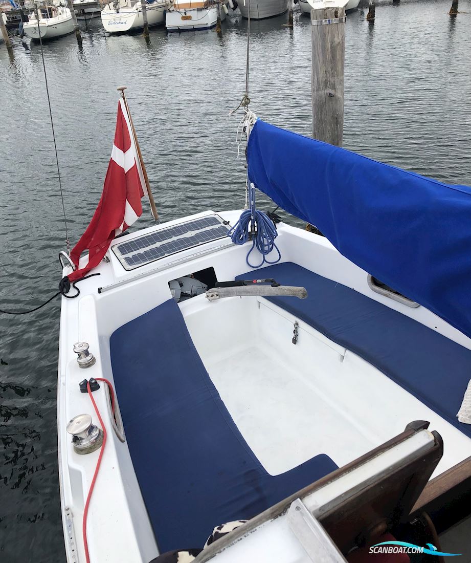 Coronado 25