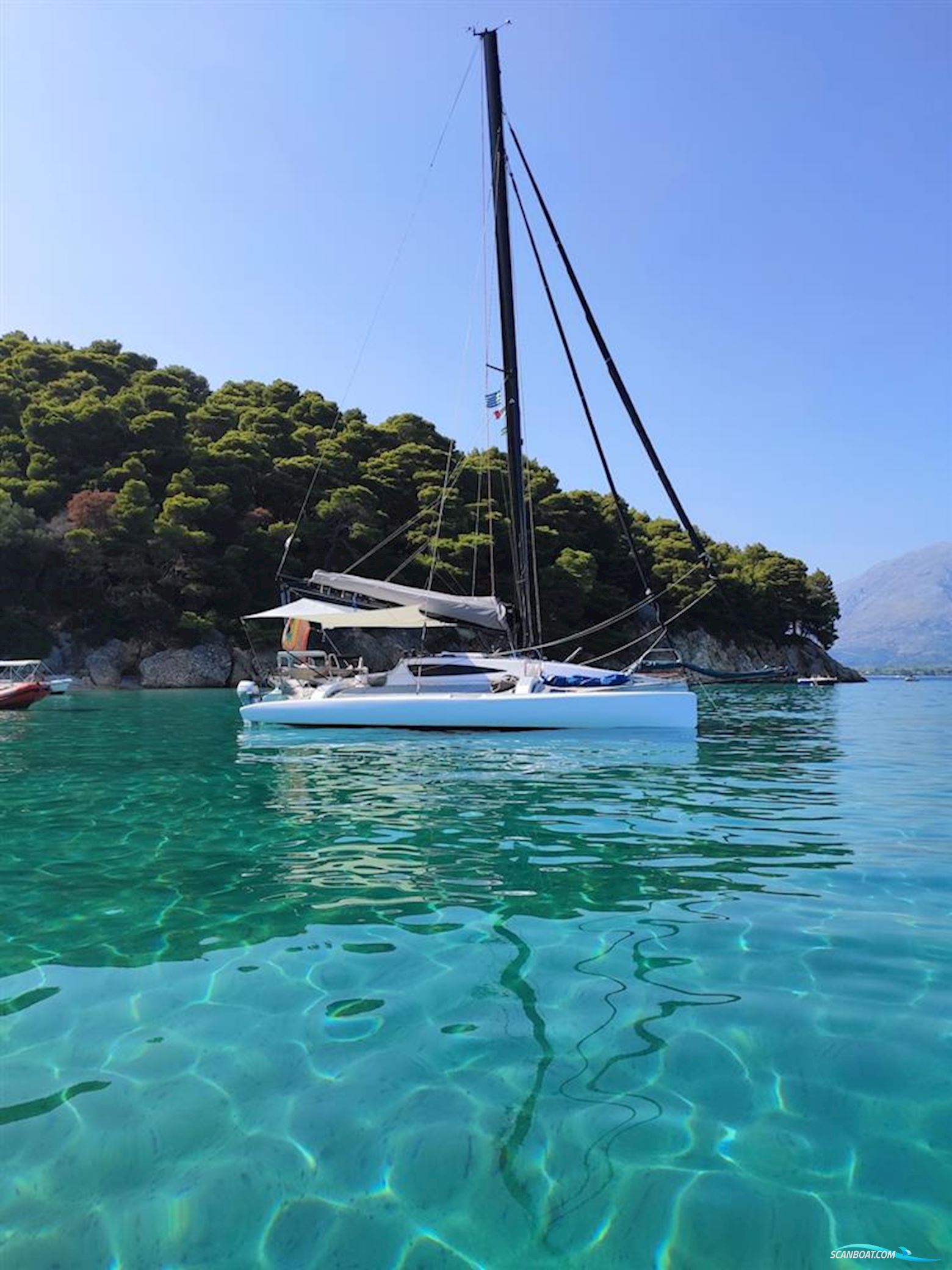 Corsair 970 Carbon XL Sailingboat 2015, with 2015 Honda BFD-20 XRTU outboard engine, Italy