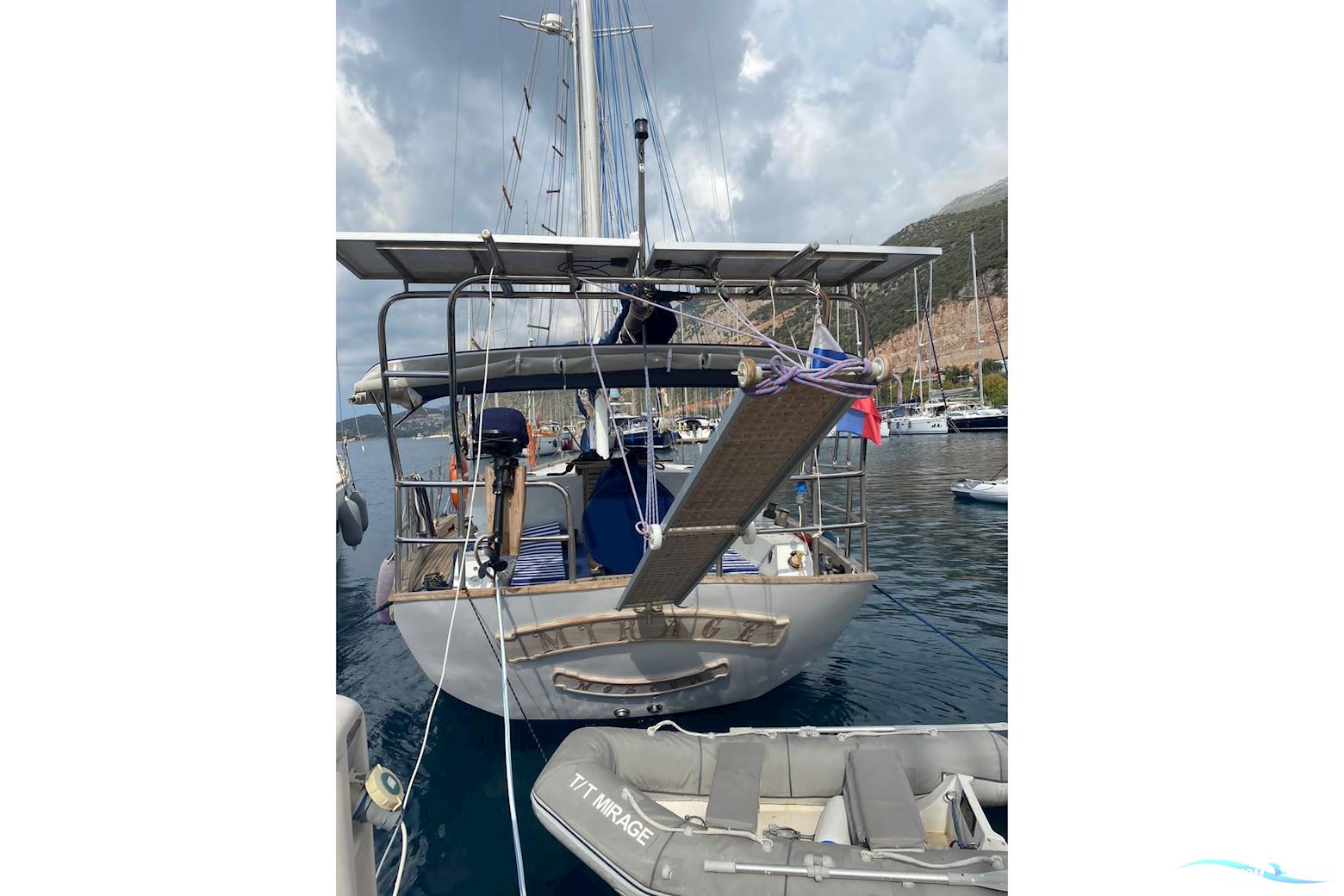 Custom Built Hout bay 40