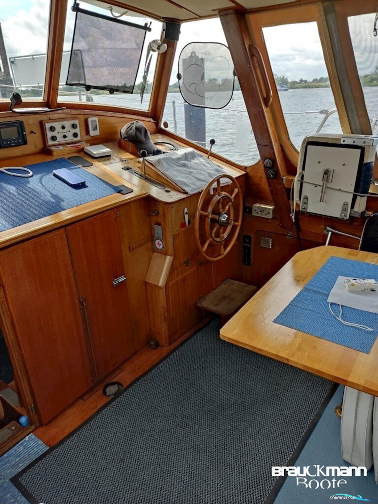 Custom Craft Motorsegler