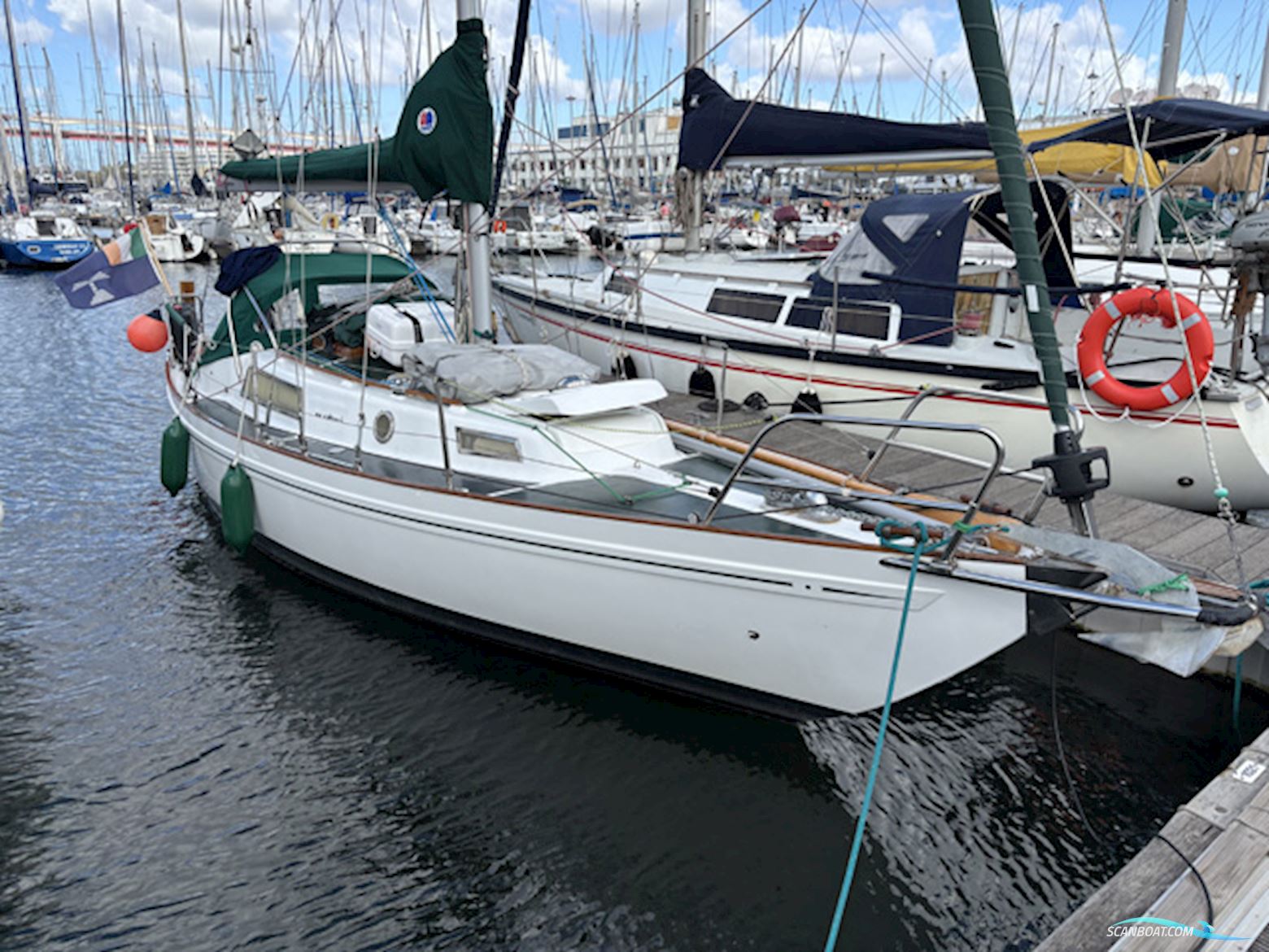 Cutlass 27