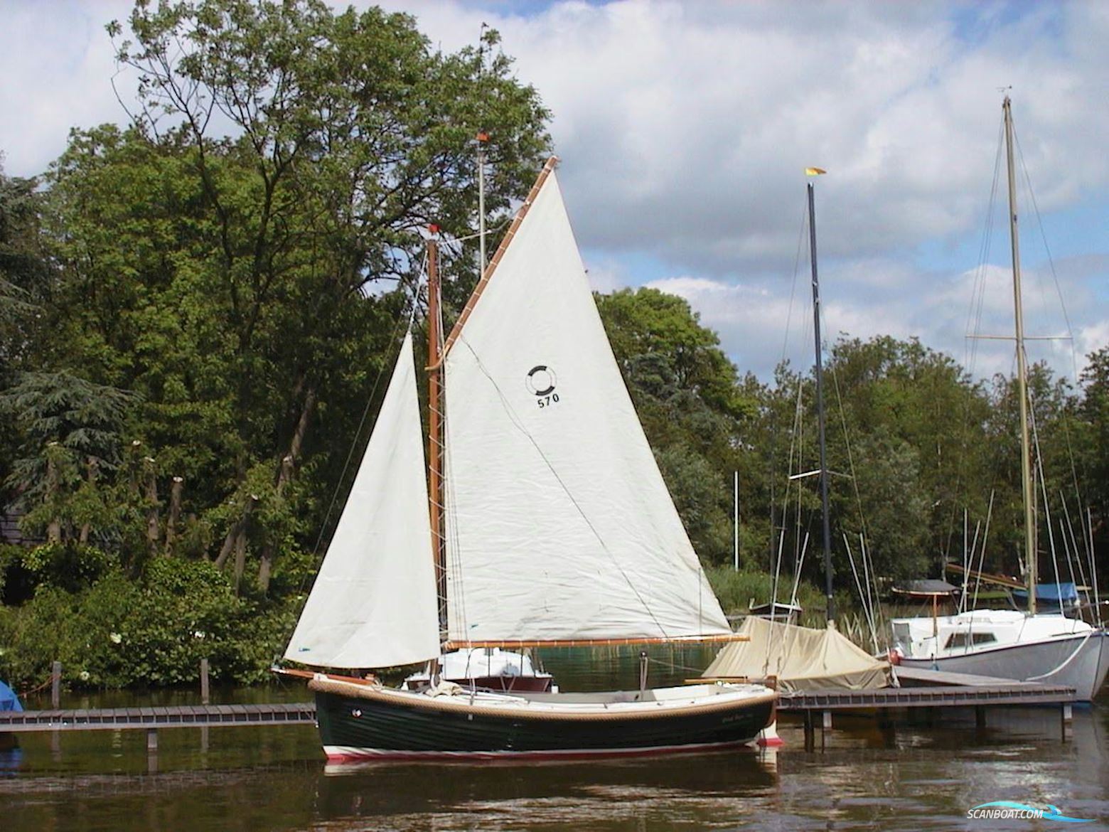 Damarin 570 Sail