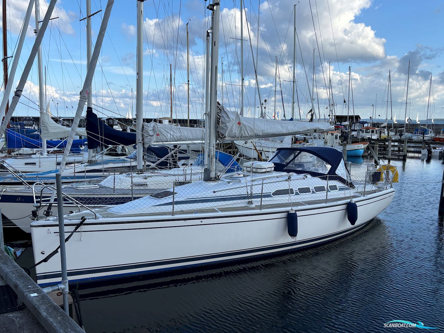 Dehler 33 Cruising Sailingboat 2000, with Yanmar 2GM20F engine, Denmark