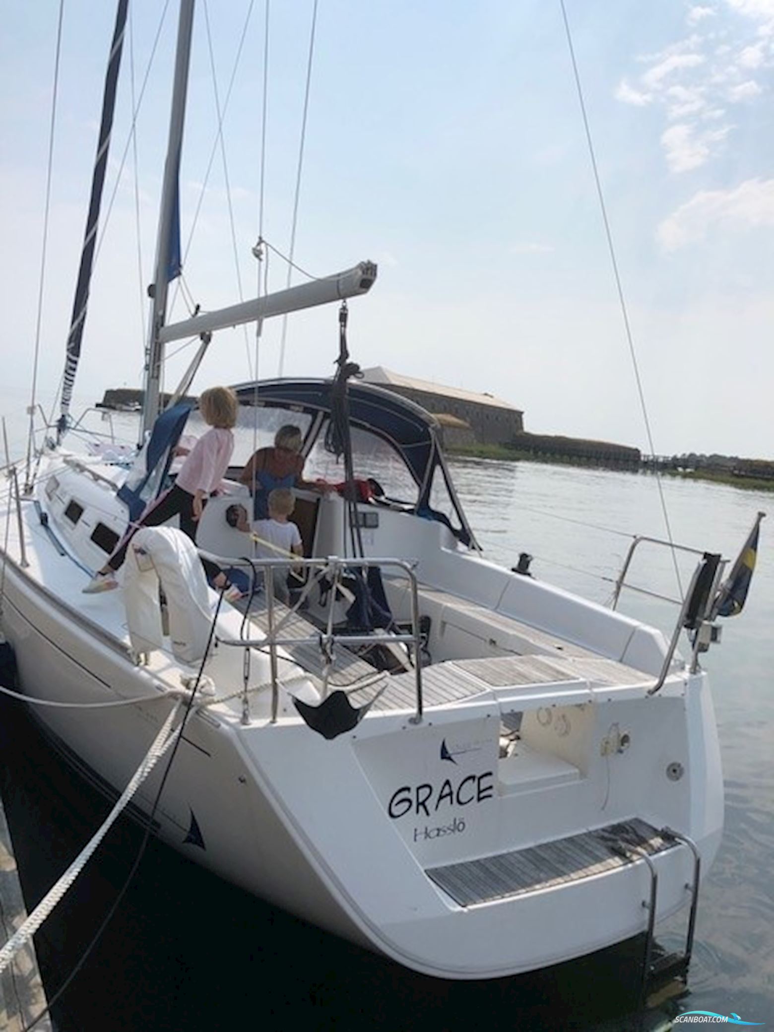 Dufour 325