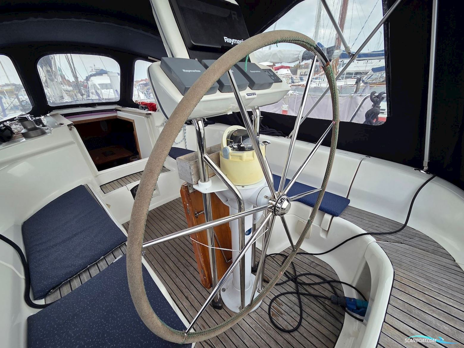 Dufour 38 Classic