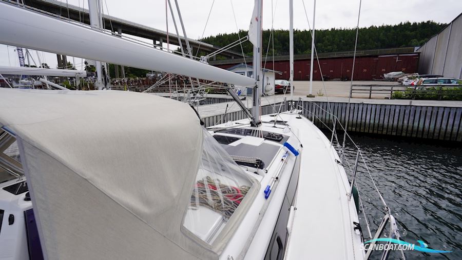 Dufour 390