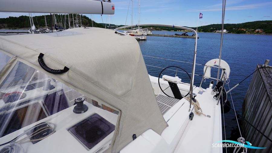 Dufour 390