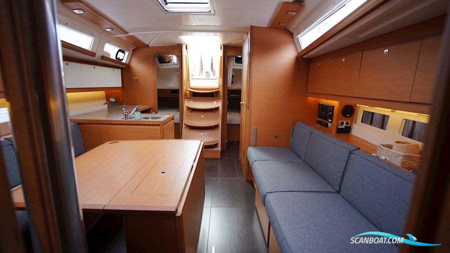 Dufour 390