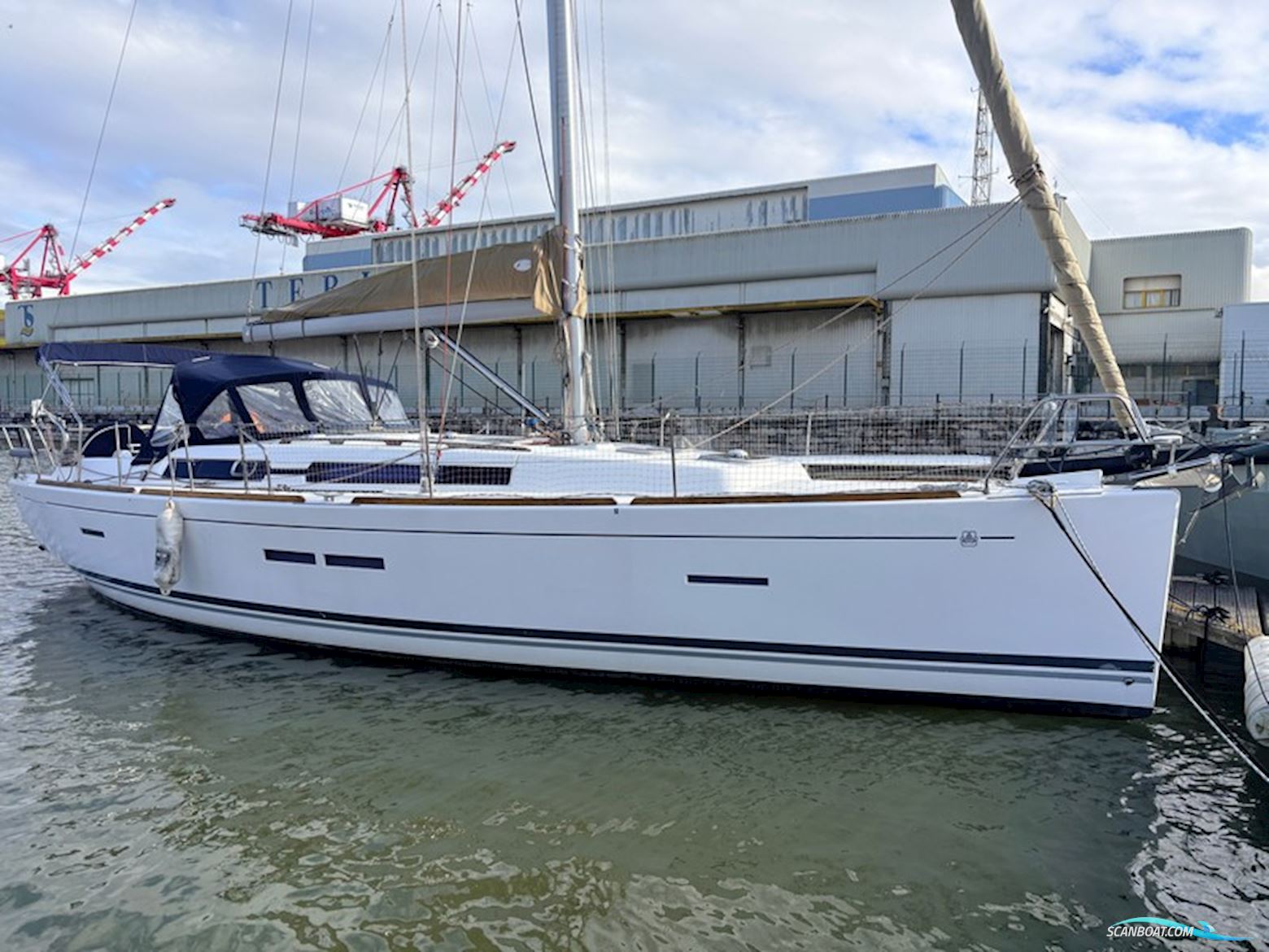 Dufour 405 Grand Large Sailingboat 2010, with Volvo Penta D2-55F engine, Portugal