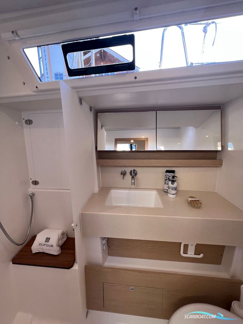 Dufour 470