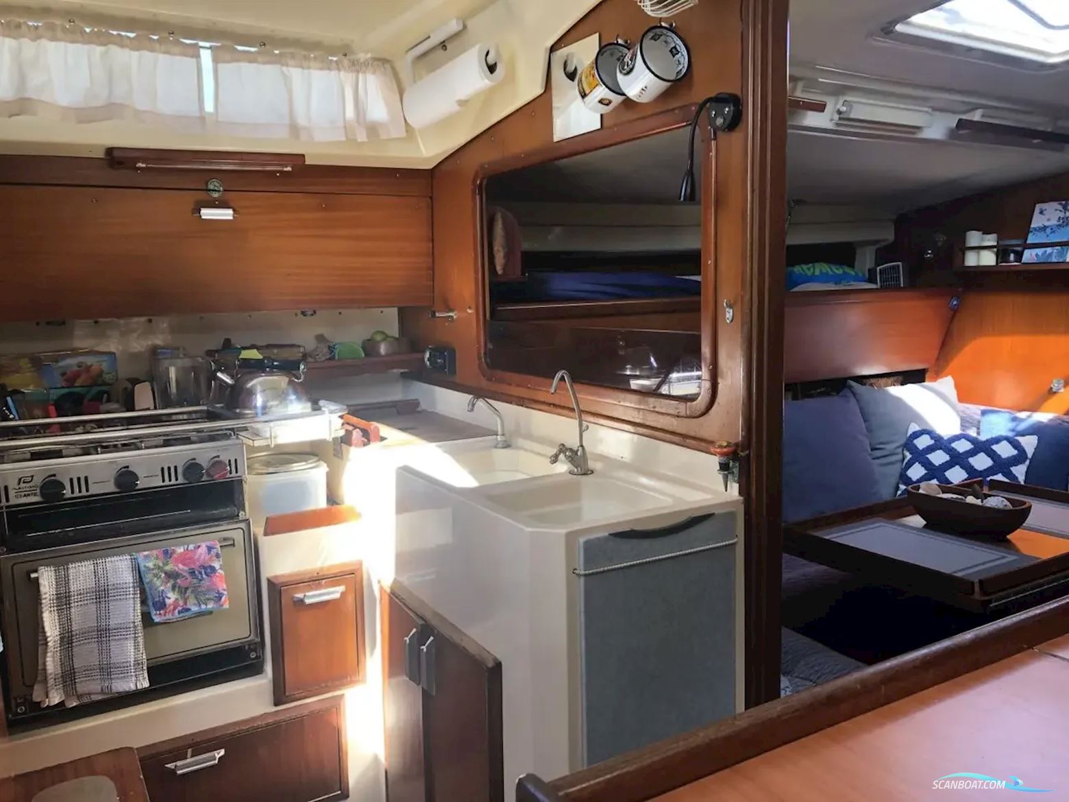 Dufour Apogee 35