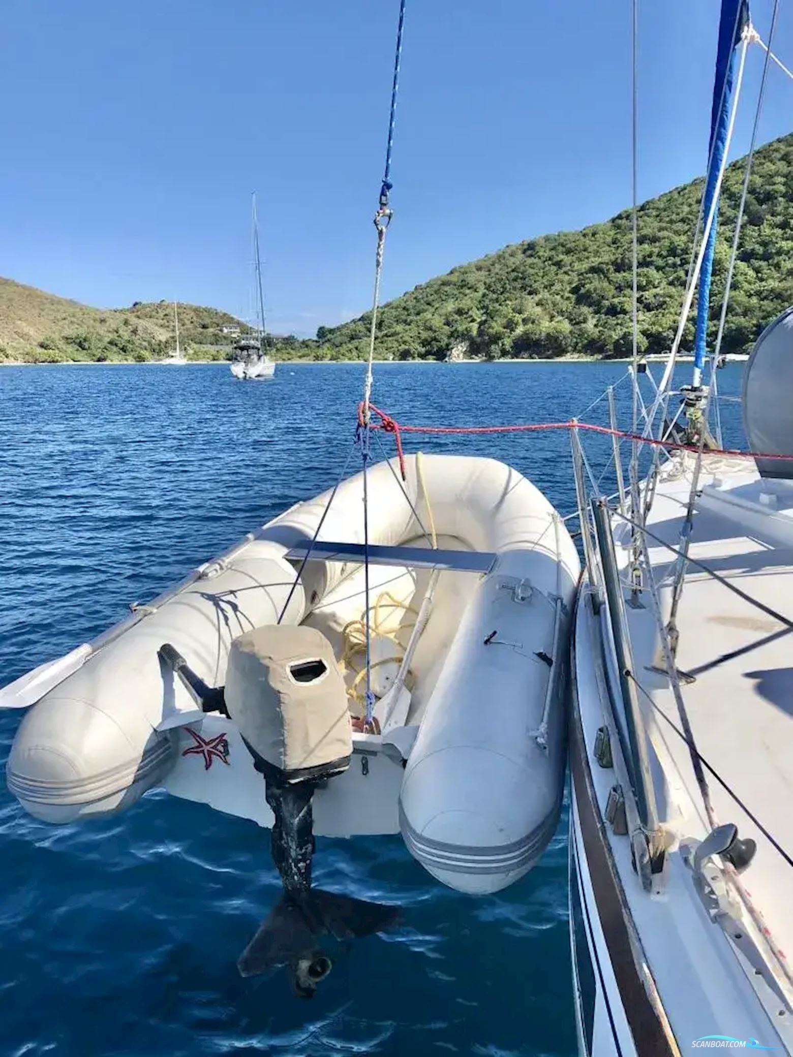 Dufour Apogee 35