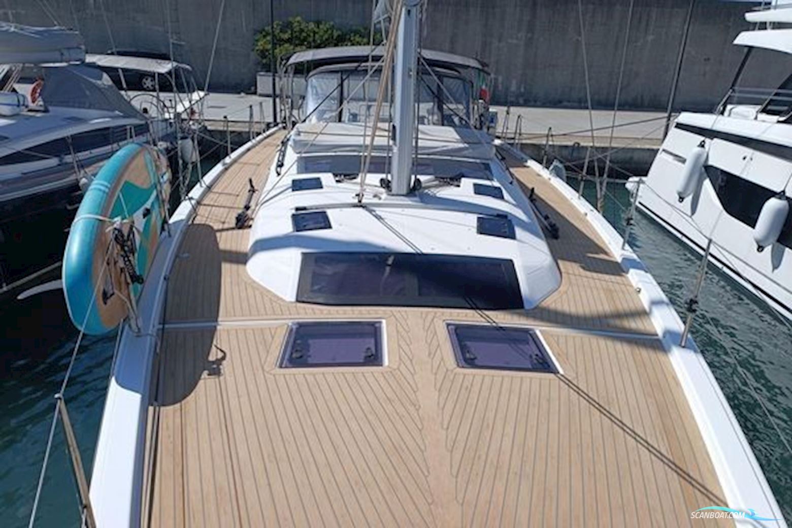 Dufour Yachts 530