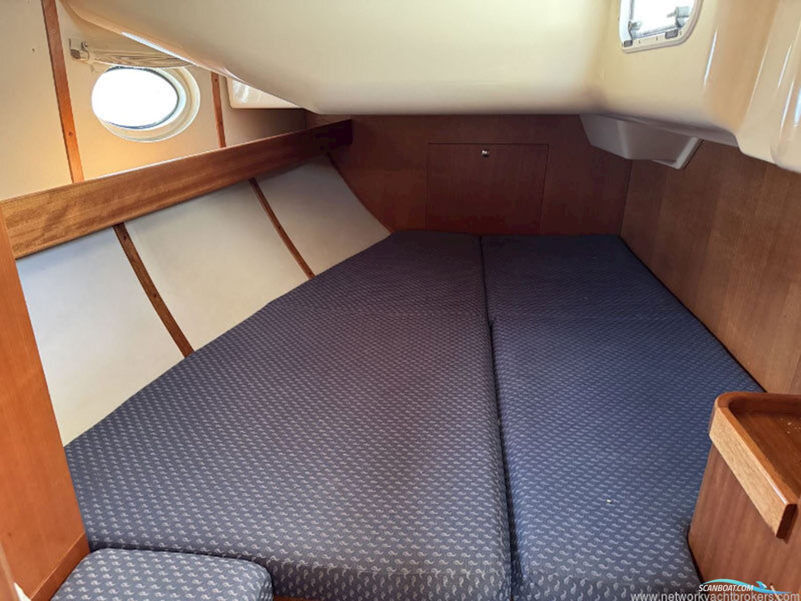 Elan Marine 384 Impression