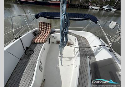 Feeling 32CB Sailingboat 2006, with Volvo MD2020D engine, United Kingdom