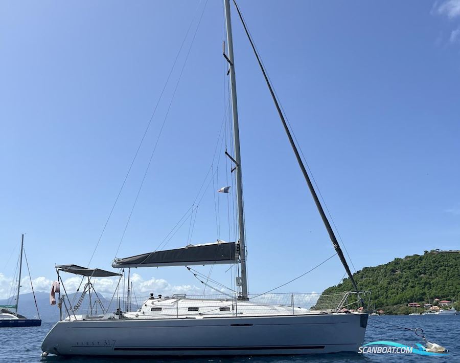 First 31.7 Sailingboat 2005, with Yanmar 2YM20 engine, France