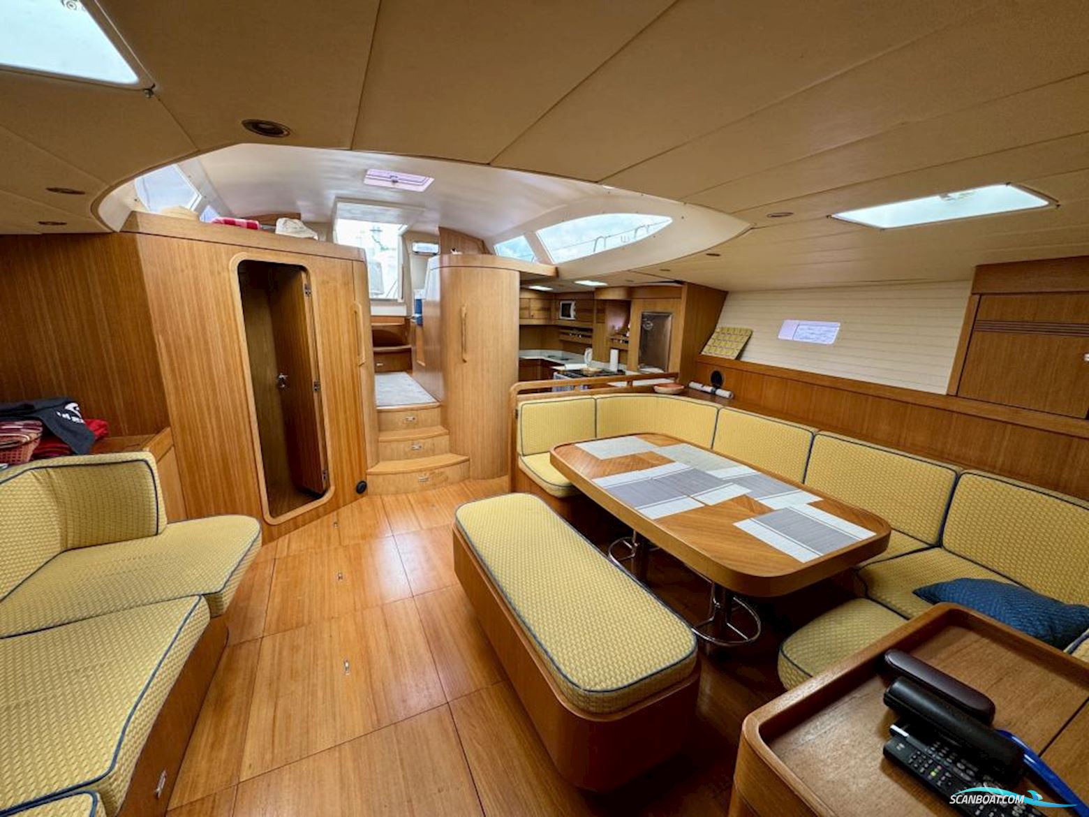 Grand Soleil 70