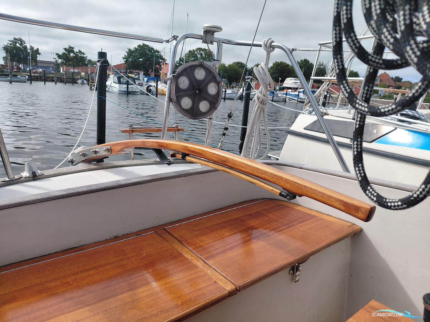 Great Dane 28, Mac2